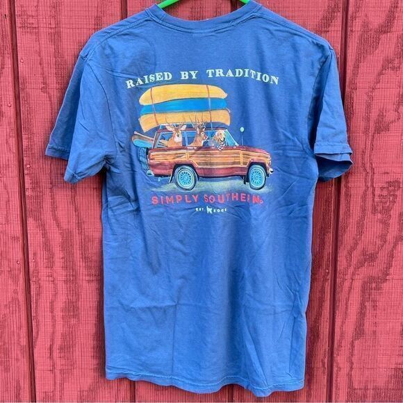 NWT Simply Southern “Raised‎ By Tradition” Deer SUV Canoe Short Sleeve Tshirt MD - Picture 1 of 6